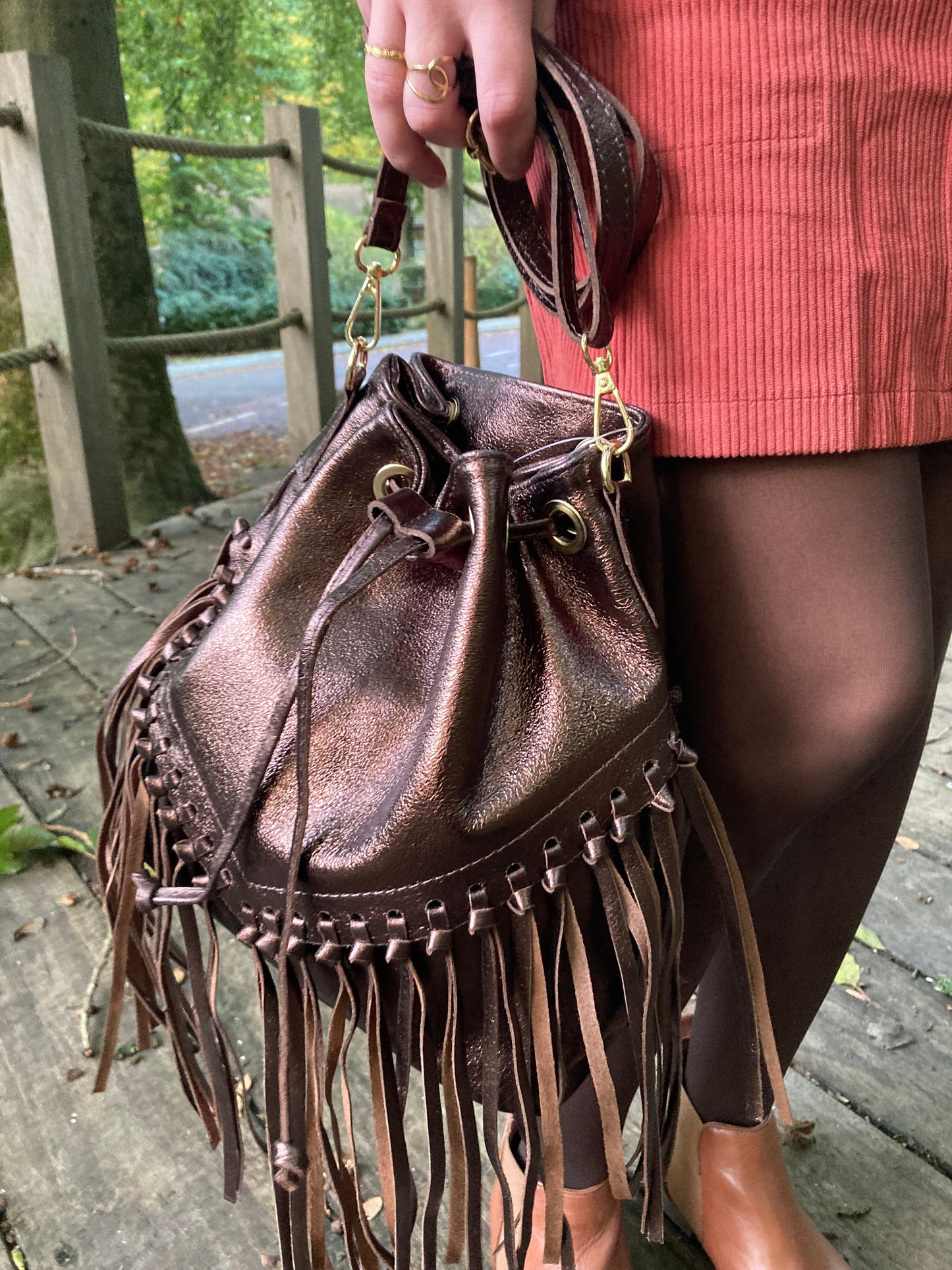 Sac marron besace en cuir